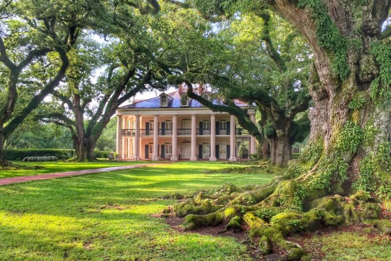 New Orleans: Oak Alley Plantation Tour with Transportation - The House Tour: Elegance and Stories
