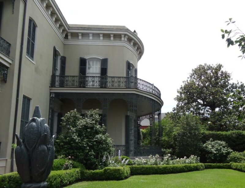 New Orleans: Tombs and Mansions of the Garden District - Breaking Down the Details