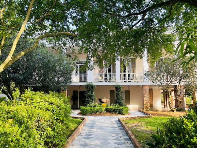 New Orleans: Witches Coven Garden District Walking Tour - Tour Logistics and Practical Details