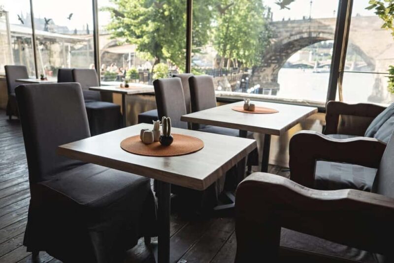 New Year's Eve Dinner and Party by Prague's Charles Bridge - FAQ