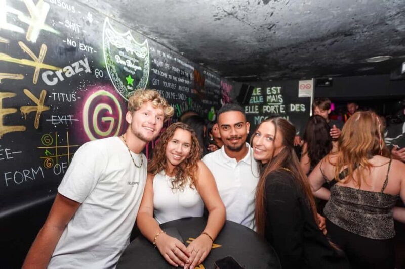 New Years Eve Party: Pub Crawl Nice with VIP Entry in Club - The Experience in Detail