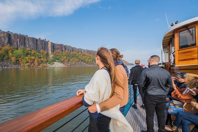 New York Afternoon Fall Foliage Cruise with Lunch - The Food and Beverage Experience