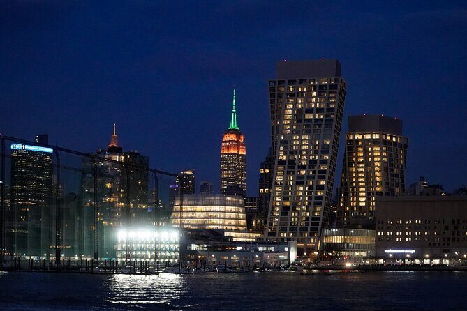 New York City 90-Minute Cruise: Lady Liberty, Bridges and Skyline - The Experience in Detail