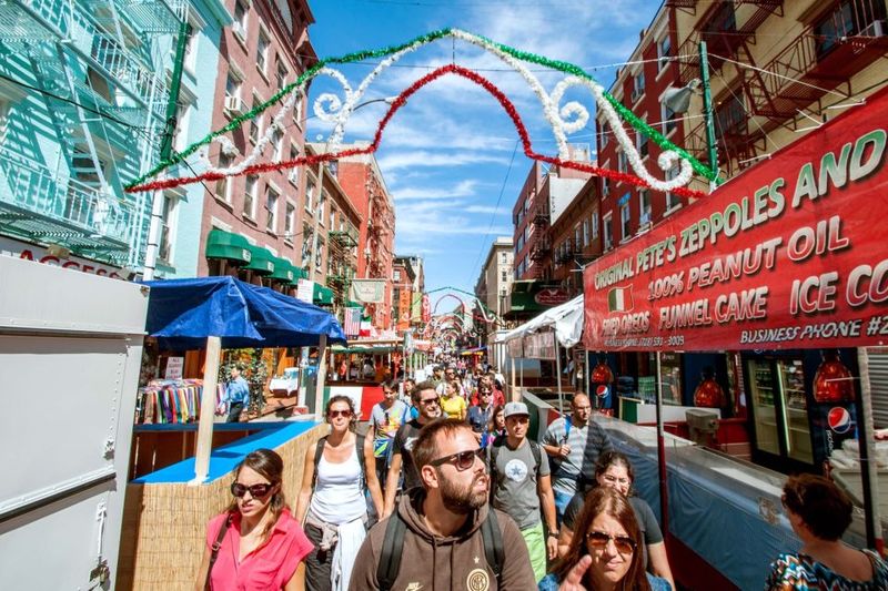 New York City: Bus Tour from Manhattan - Narration and photo stops: what guides tend to do best