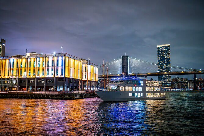New York City Dinner Cruise on Luxury Yacht with Live Music - Dining and Drinks: What’s on the Menu?
