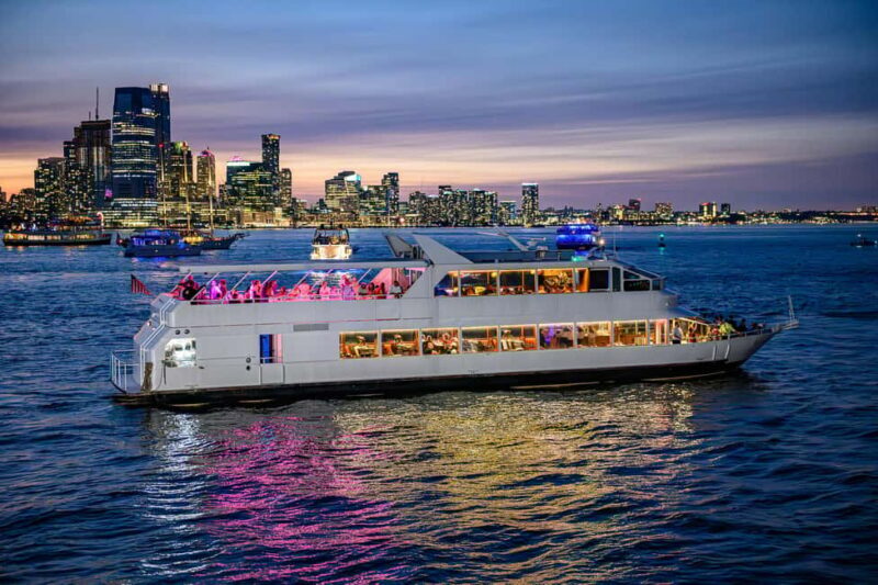 New York City: Gourmet Dinner Cruise with Live Music - What to Expect on the Cruise