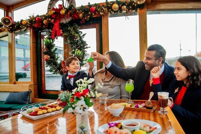 New York City Holiday Brunch Cruise on Classic Boat - FAQs