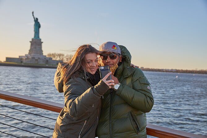 New York City Holiday Sunset Sightseeing Cruise - FAQ