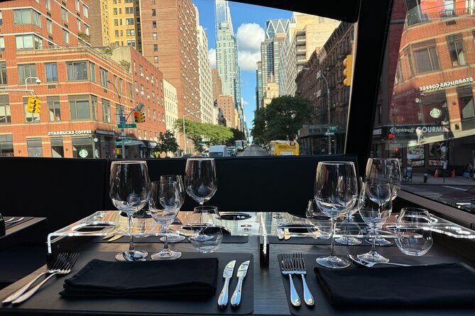 New York City Luxury 6-course Dinner Bus Tour - The Ride and Atmosphere