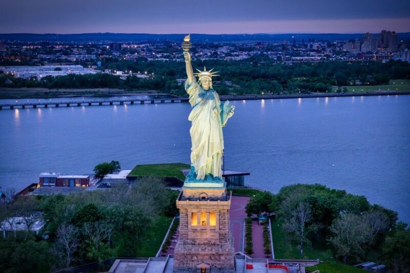 New York City: Romantic Helicopter Proposal - Who Will Love This Tour?