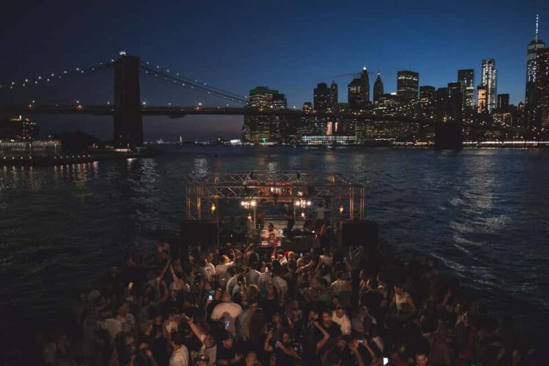 New York City: Sip 'N Groove Evening Cruise with Live DJ - FAQs