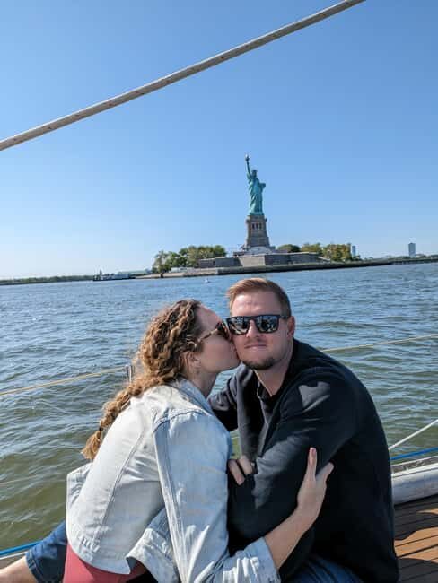 New York City: Statue of Liberty Sailing Charter - FAQ