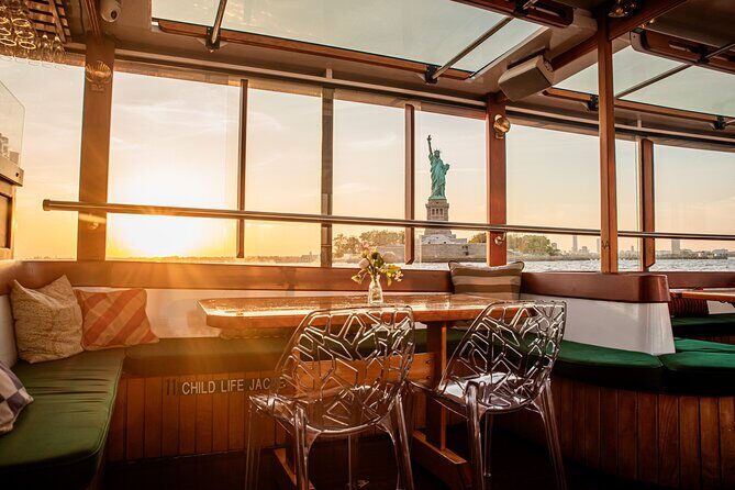 New York City Sunset Cruise on a Yacht - Key Points
