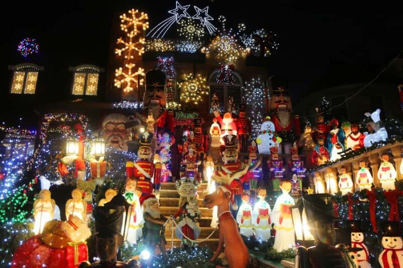New York: Dyker Heights Christmas Lights Guided Walking Tour - What to Expect from the Tour