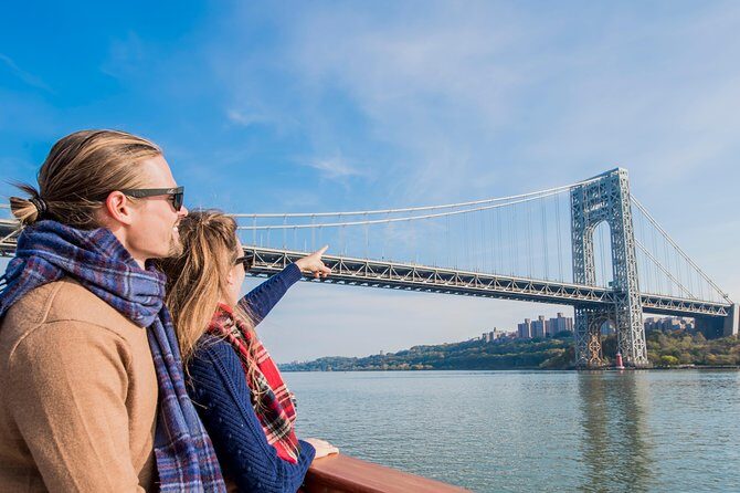 New York Fall Foliage Sail up the Hudson River - How does the route and scenery unfold?
