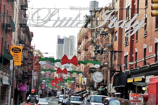 New York Walking Tour with Private Local Guide - Reflecting at the 9/11 Memorial & Museum