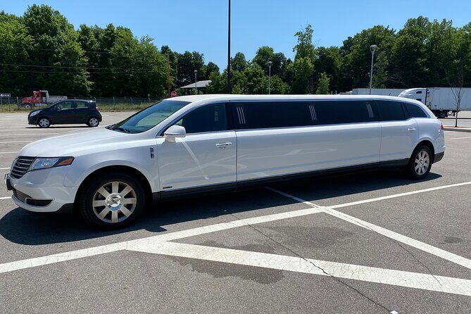 Newark (EWR) Airport Stretch Limo Service To NYC - What to Expect from the Newark to NYC Stretch Limo Service