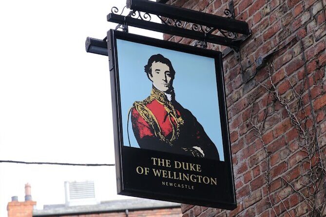 Newcastle Private Historic Pub Tour - Newcastle Castle: Tracing the City’s Origins