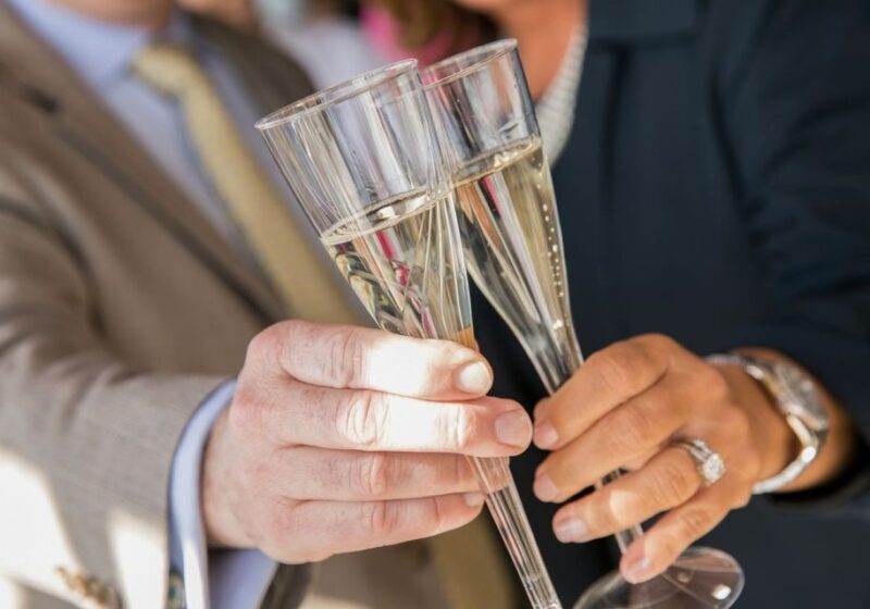 Newport Beach: Christmas Eve Buffet Brunch or Dinner Cruise - An Overview of the Experience