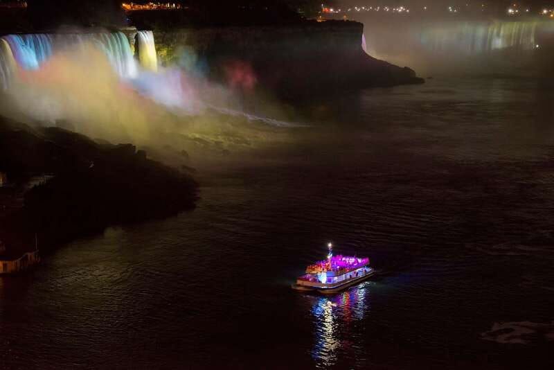 Niagara Falls, Canada: Evening Fireworks Cruise - Spray and the Mist Poncho: How Wet You Might Get