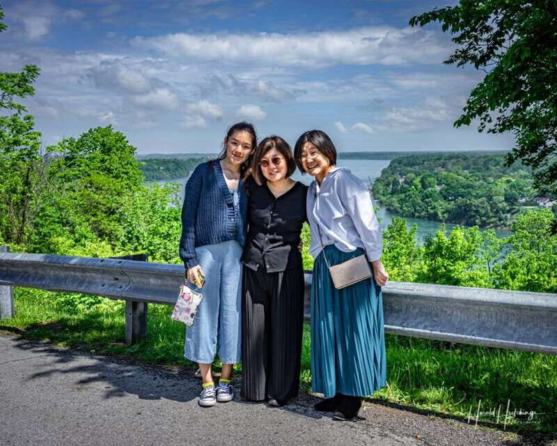 Niagara Falls, Canada: Full-Day Private Winery Tour - Tasting and Food Options