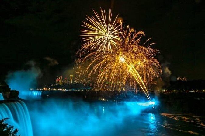 Niagara Falls Daredevils and True Crime Fireworks Tour - The Experience and Pacing