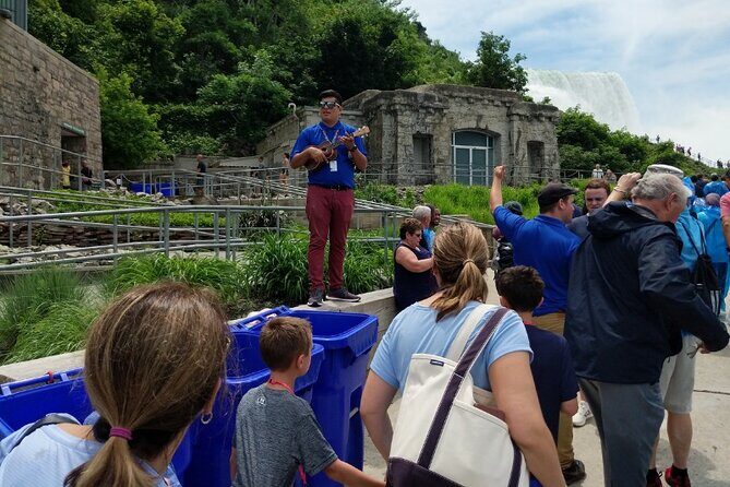 Niagara Falls Evening Illumination Tour with Maid Boat Ride - FAQs