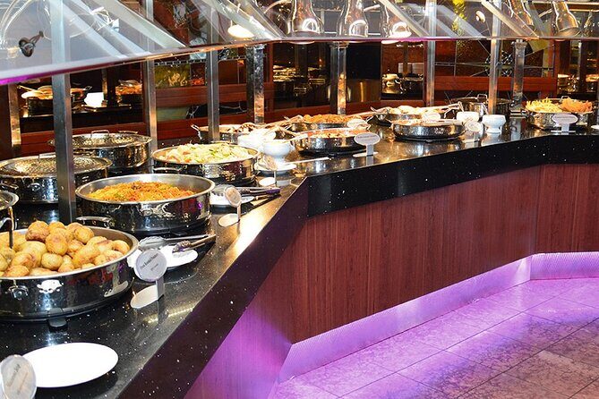 Niagara Falls Evening Tour with Boat, Journey, Dinner & Fireworks - Who Is This Tour Best For?