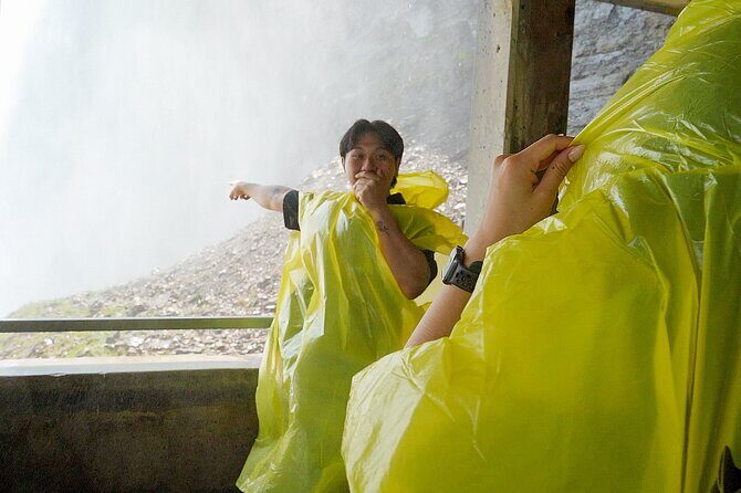 Niagara Falls Tour With Journey Behind the Falls & Boat Cruise - Authentic Traveler Perspectives