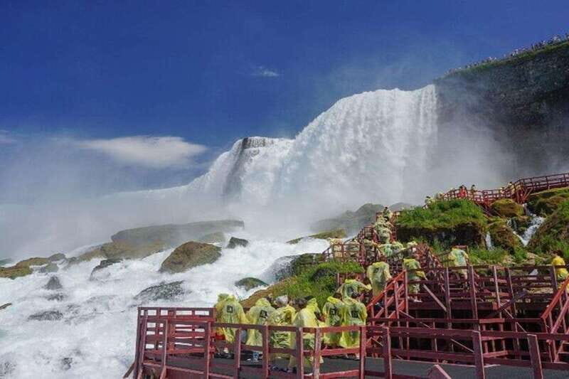 Niagara Falls: USA/Canada Tour with Boat Cruise and Lunch - FAQ