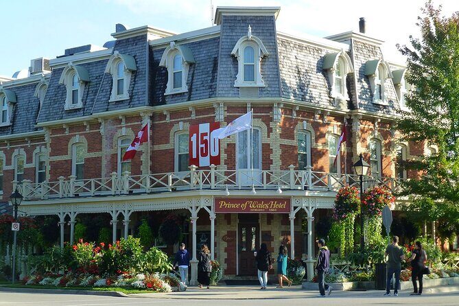 Niagara-on-the-Lake: Guided Vehicle Tour Prettiest Town in Canada - Setting the Scene: What to Expect from This Tour