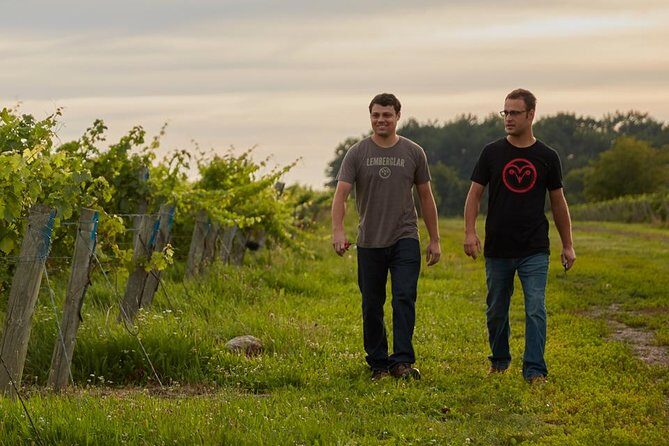 Niagara's Decadent Sparkling and Icewine Tasting - The Real Deal: Pros and Cons