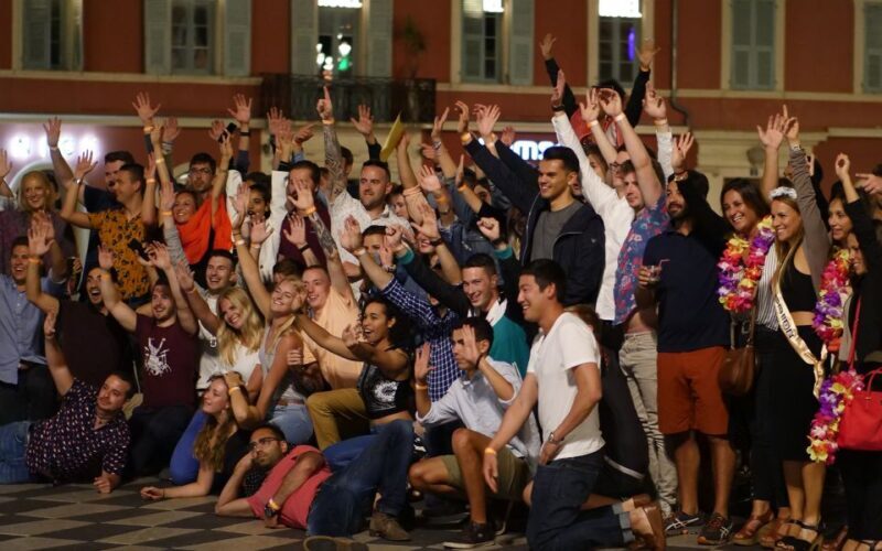 Nice: 4 Bars & 1 Club Fun Bar Crawl Party with Free Shots - Authentic Traveler Insights