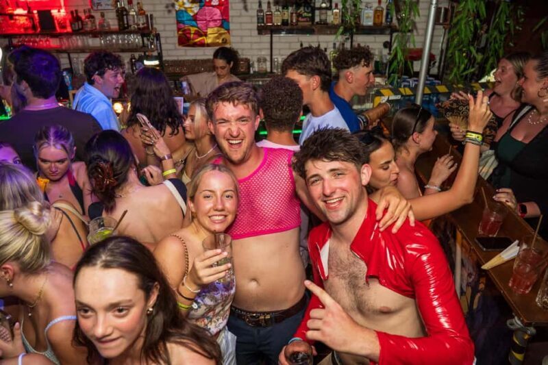 Nice : Bar Crawl Madness 4 Bars, Wild Games &VIP Club Entry - FAQs