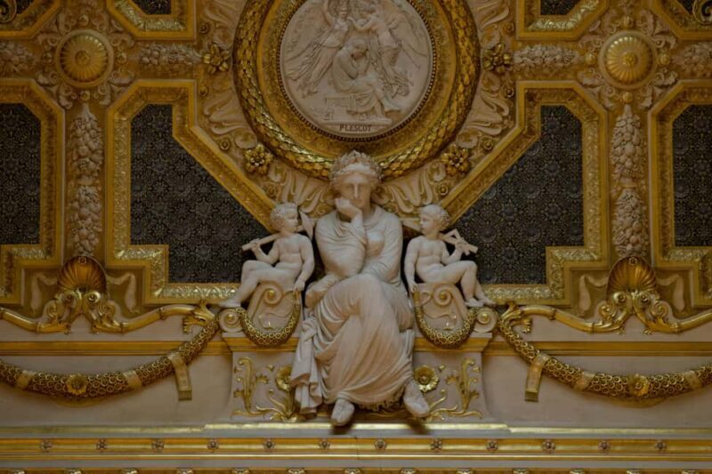 Night at the Louvre Museum: 6-people Max Guided Exploration - FAQs