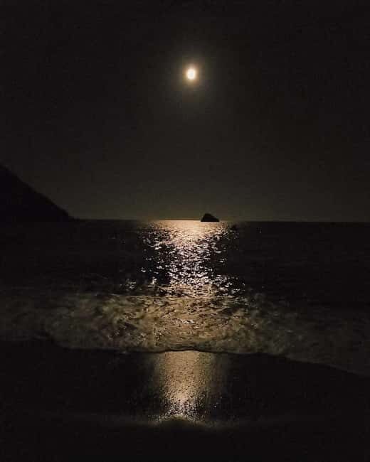 Night e-bike tour in Capoliveri with a musical experience on the beach - FAQs