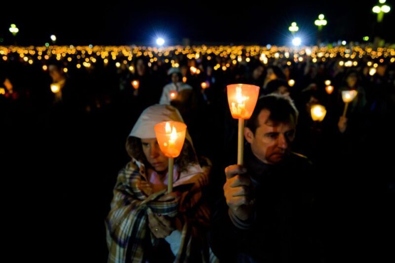 Night pilgrimage to Fatima with candle procession - Key Points