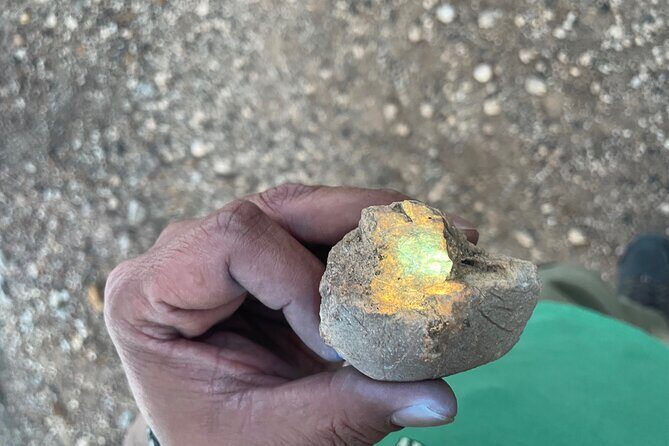 Night time fluorescent Rockhounding Tour - The Value of This Tour