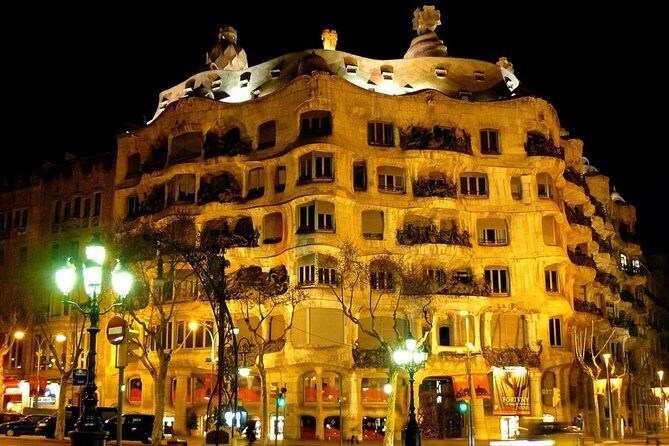 Night Tour of Barcelona by Sidecar Motorcycle - Exploring Barcelona from a Sidecar: What You Can Expect