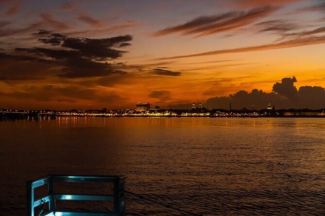 Nights of Lights Boat Cruise - The Group Size and Atmosphere