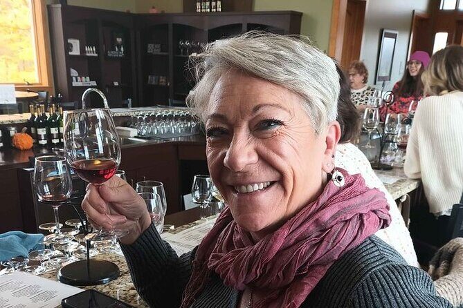 NON BUS 4 Winery Traverse City Wine Tour on Old Mission Peninsula - Who Would Enjoy This Tour?