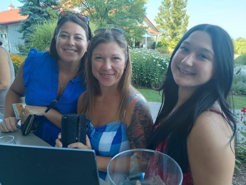 NON BUS Traverse City Old Mission Peninsula 4 Winery Tour - Key Points