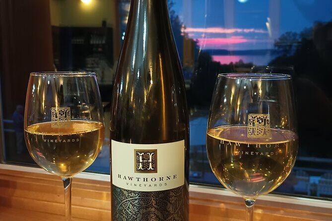 NON BUS Traverse City Old Mission Peninsula Private Wine Tour - Who Should Book This Tour?