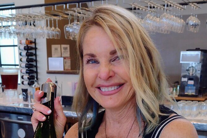 NON BUS Traverse City Wine Old Mission Peninsula Wine Tour - Who Is This Tour Best For?