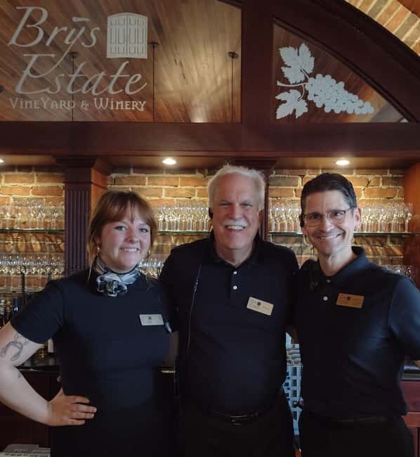 NON BUS VIP Cadillac Escalade Old Mission Traverse Wine Tour - Price and Value