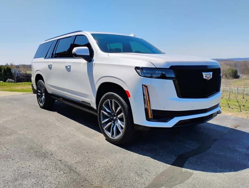 NON BUS VIP Cadillac Escalade Old Mission Traverse Wine Tour - Who Would Love This Tour?