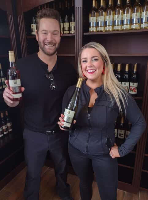 NON BUS VIP GMC YUKON Old Mission Traverse City Wine Tour - Key Points