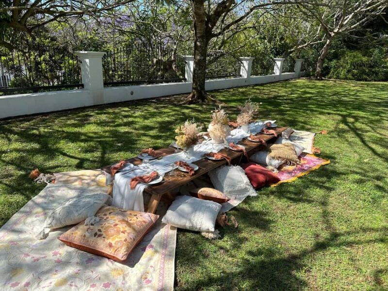 Noosa - Luxurious pop up picnic at Noosa Botanic gardens - What Is the Noosa Pop-Up Picnic Experience?