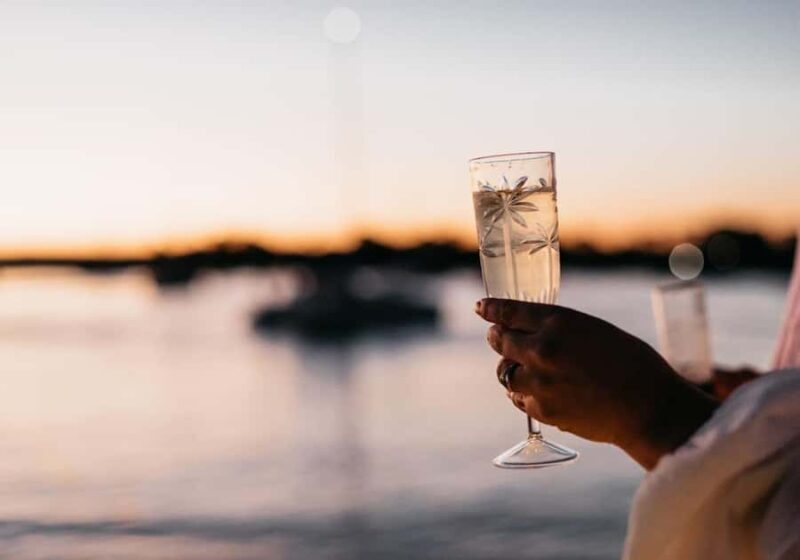 Noosaville: Noosa River Sunset Cruise - Key Points