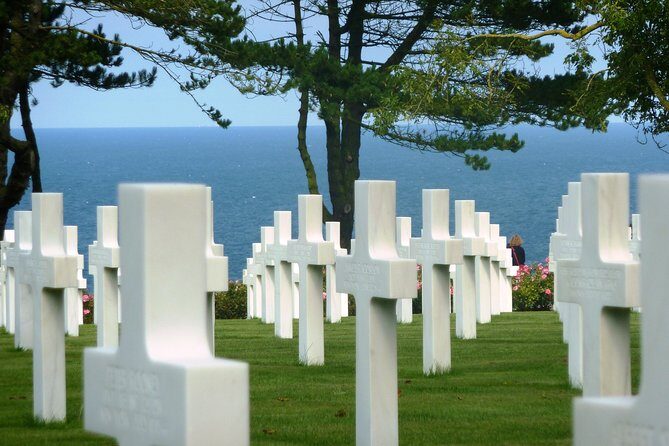 Normandy D-Day Landing Beaches Guided Tour from Paris by minivan - Arromanches-les-Bains (1 hour)
